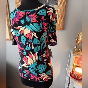 NWT!! 💗💙 LuLaRoe Colorful Floral Short Sleeve Top